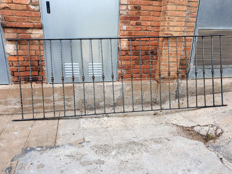 barandilla hierro balcon 302x101x5 1u. 294x101x5 2u